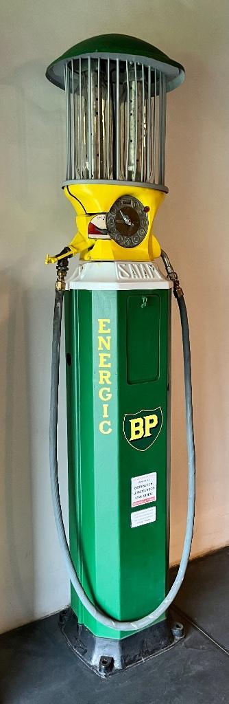 SATAM benzinepomp antiek beschikbaar voor biedingen
