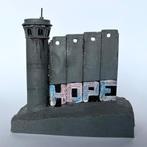 Banksy Walled Off Hotel - Wall Sculpture - HOPE, Enlèvement ou Envoi