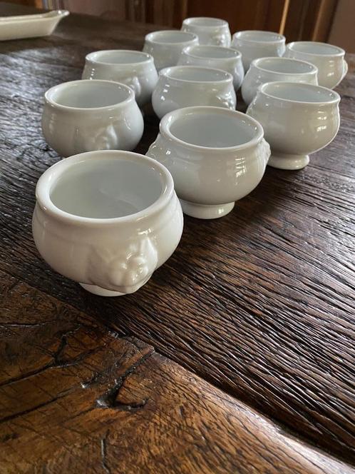 12 petits pots de présentation en porcelaine blanche – tête, Huis en Inrichting, Keuken | Servies, Zo goed als nieuw, Kom(men)