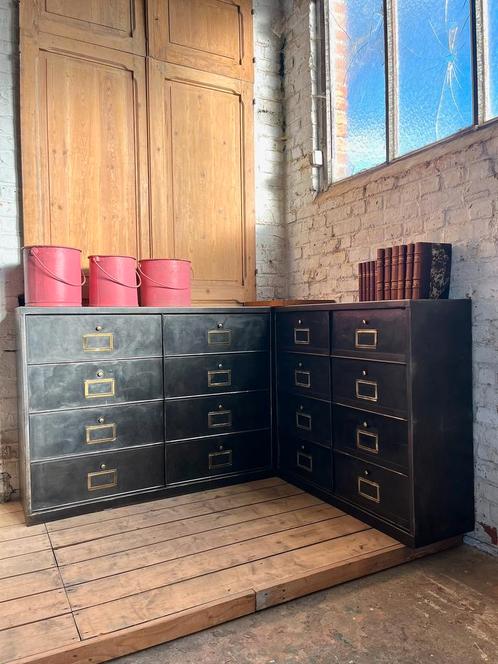 Ancien meuble à clapets d’angle industriel, Huis en Inrichting, Kasten | Lockerkasten, Zo goed als nieuw, Ophalen of Verzenden