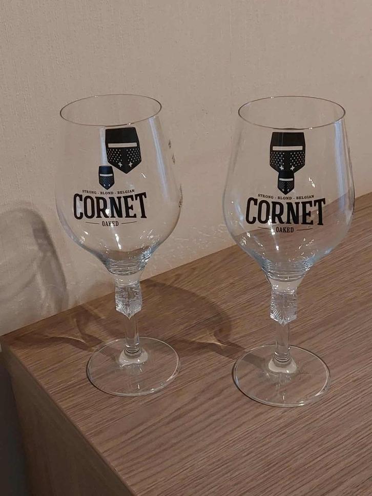 2 Bierglazen / Cornet Oaked, Verzamelen, Glas en Drinkglazen, Zo goed als nieuw, Bierglas, Verzenden
