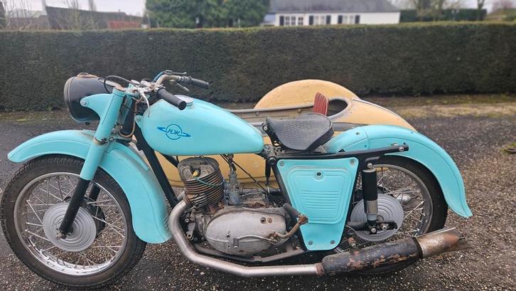 Izh 49 350cc 50' met Zeldzame Izh 49 Zijspan., Motoren, Motoren | Oldtimers, Overig, 12 t/m 35 kW, 1 cilinder, Ophalen