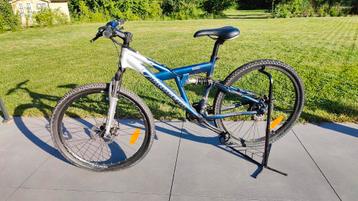 Volledig geveerde mountainbike beschikbaar voor biedingen