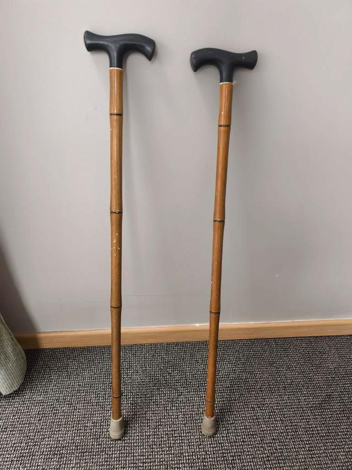 2 Cannes de marche bois poignée ergonomique, Diversen, Wandelstokken, Ophalen