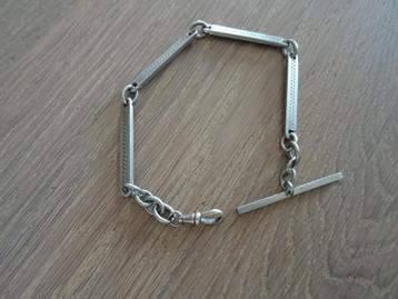 Armband beschikbaar voor biedingen