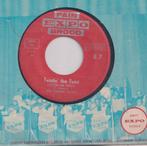 The Twistin’ guy’s – Twistin’ the twist / Jingle bells twist, Enlèvement ou Envoi, Single, Utilisé, Pop