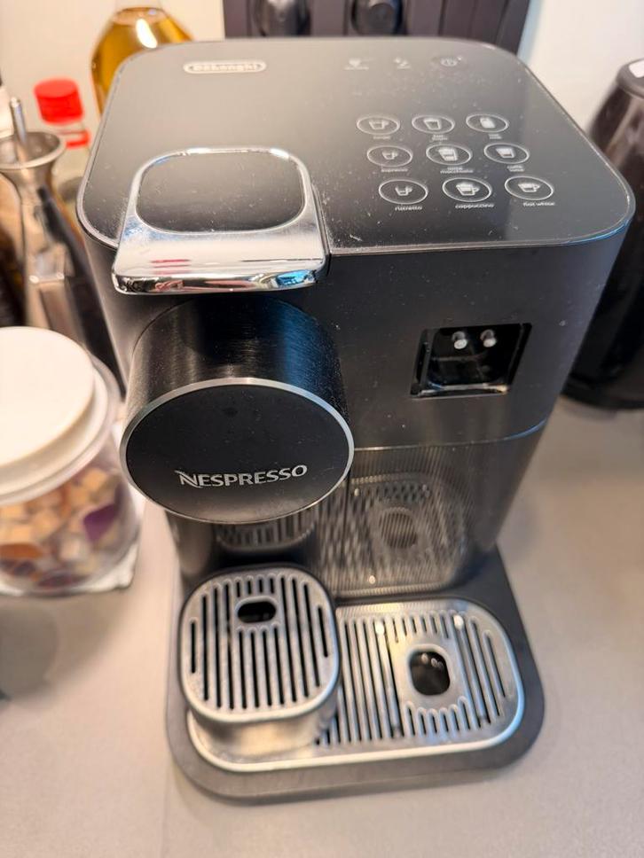 Delonghi Gran Lattisima - incl 240 capsules, Electroménager, Cafetières, Comme neuf, Enlèvement