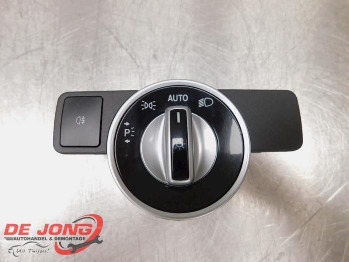 Licht Schakelaar van een Mercedes CLA, Auto-onderdelen, Dashboard en Schakelaars, Mercedes-Benz, Gebruikt, 3 maanden garantie