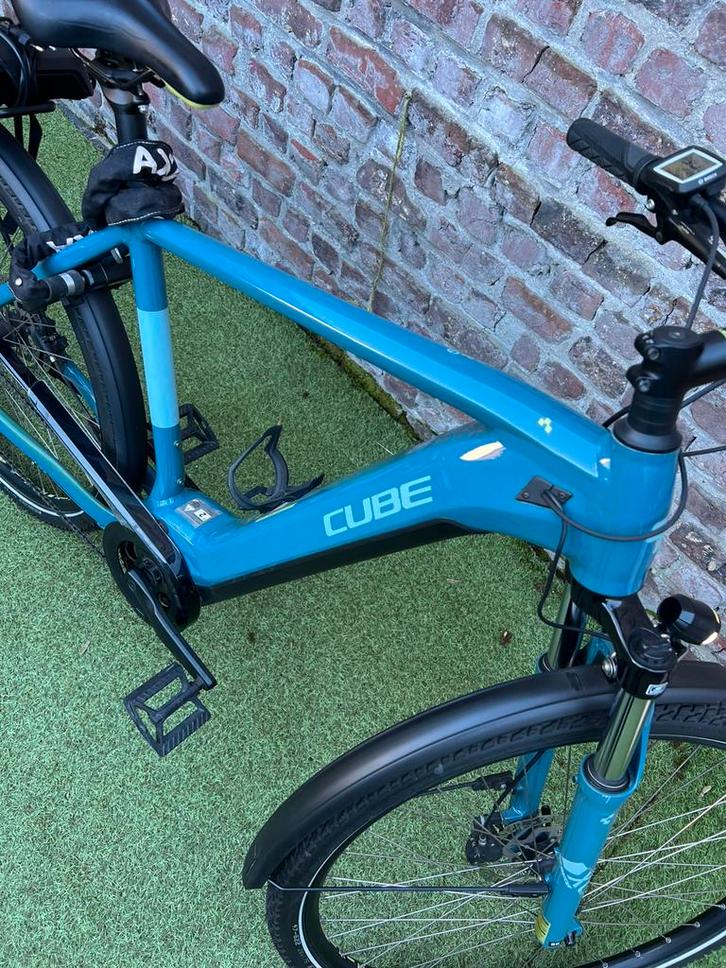 Elektrische fiets cube Touring, Fietsen en Brommers, Elektrische fietsen, Zo goed als nieuw, Cube, 51 tot 55 cm, 50 km per accu of meer