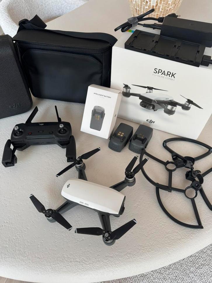 DJI drone spark fly more combo!, Audio, Tv en Foto, Drones, Zo goed als nieuw, Drone met camera, Ophalen