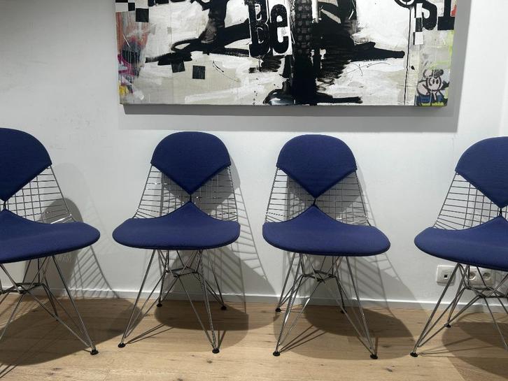 4 Eames Wire Chair — Vitra — paarse katoenen zitting, Huis en Inrichting, Stoelen, Gebruikt, Vier, Metaal, Stof, Overige kleuren