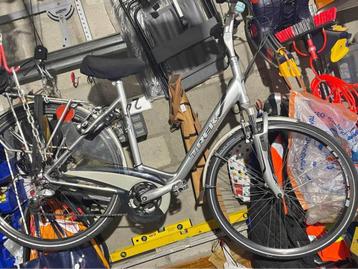 Damesfiets van het merk TREK (stad/trekking) beschikbaar voor biedingen