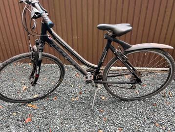 Meisjes /damens fiets beschikbaar voor biedingen