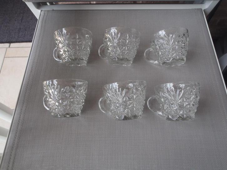 1 set van 12 glazen bekers, Huis en Inrichting, Keuken | Servies, Zo goed als nieuw, Kop(pen) en/of Schotel(s), Glas, Ophalen of Verzenden