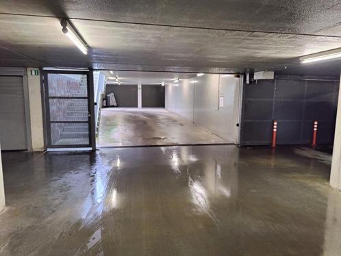 Oostende militair Hospitaal staanplaats te huur, Immo, Garages en Parkeerplaatsen, Oostende