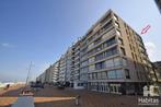 Vernieuwd penthouse met zijdelings zeezicht en ruim zongeric, 1 kamers, Appartement, Tot 200 m², Provincie West-Vlaanderen