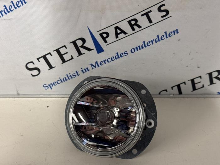 Mistlamp links-voor van een Mercedes C-Klasse, Auto-onderdelen, Verlichting, Mercedes-Benz, Nieuw, 3 maanden garantie, Ophalen of Verzenden