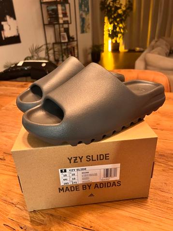 Yeezy Slides Grey - 44.5 