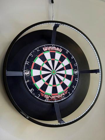 Dartsbord met surround en verlichting, Enlèvement, Comme neuf, Cible de fléchettes, Pointe souple