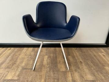 B&T Daisy vergaderstoel blauw beschikbaar voor biedingen