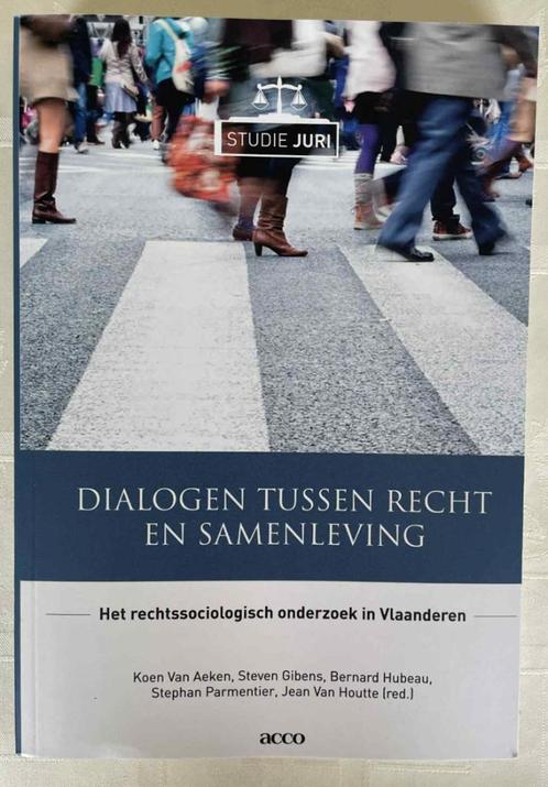 Dialogen tussen recht en samenleving   Acco, Boeken, Politiek en Maatschappij, Ophalen