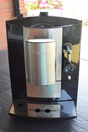 Miele CM 5100 (noir), Tuyau à Vapeur, Combiné, Café en grains, Enlèvement