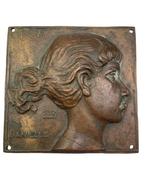 Bronzen plaquette — Vrouwenportret Danielle — 1953