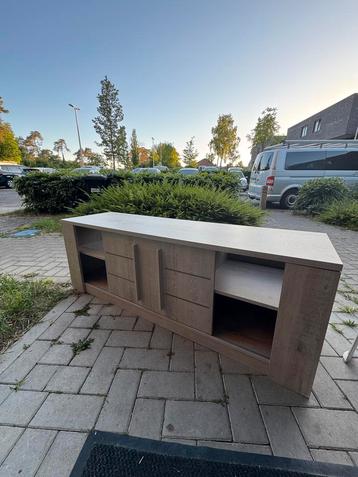 Tv kast  beschikbaar voor biedingen