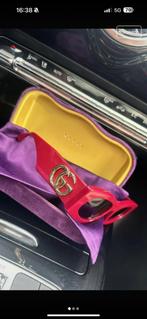 Zonnenbril Gucci Bordeaux, Handtassen en Accessoires, Zonnebrillen en Brillen | Dames, Ophalen of Verzenden, Nieuw, Overige kleuren