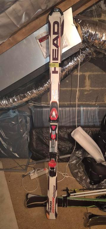 Ski beschikbaar voor biedingen