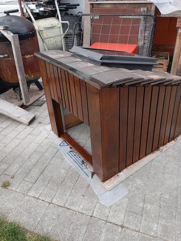 Robotmaaier garage thermowood elektrische poort  beschikbaar voor biedingen