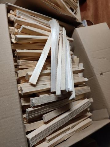 Aanmaakhout voor kachel of BBQ  beschikbaar voor biedingen