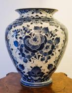 Vaas in Delfts blauw - Regina, Blauw, Aardewerk of Porselein, Ophalen of Verzenden, Zo goed als nieuw