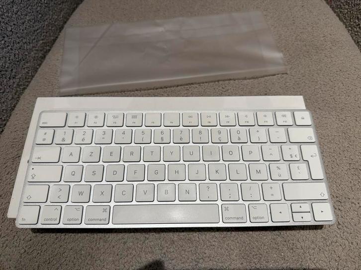 Apple Magic Keyboard, Computers en Software, Toetsenborden, Draadloos, Ophalen