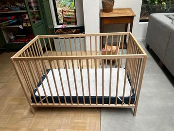 Sniglar Ikea babybedje met matras en aerosleep beschikbaar voor biedingen