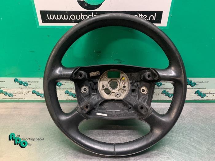 Volant d'un Audi A4 (A4 01-), Autos : Pièces & Accessoires, Commande, Audi, Utilisé, 3 mois de garantie, Enlèvement ou Envoi
