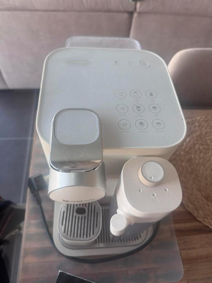 Nespresso gran lattissima wit goed lezen !, Elektronische apparatuur, Koffiezetapparaten, Gebruikt, Koffiepads en cups, Espresso apparaat