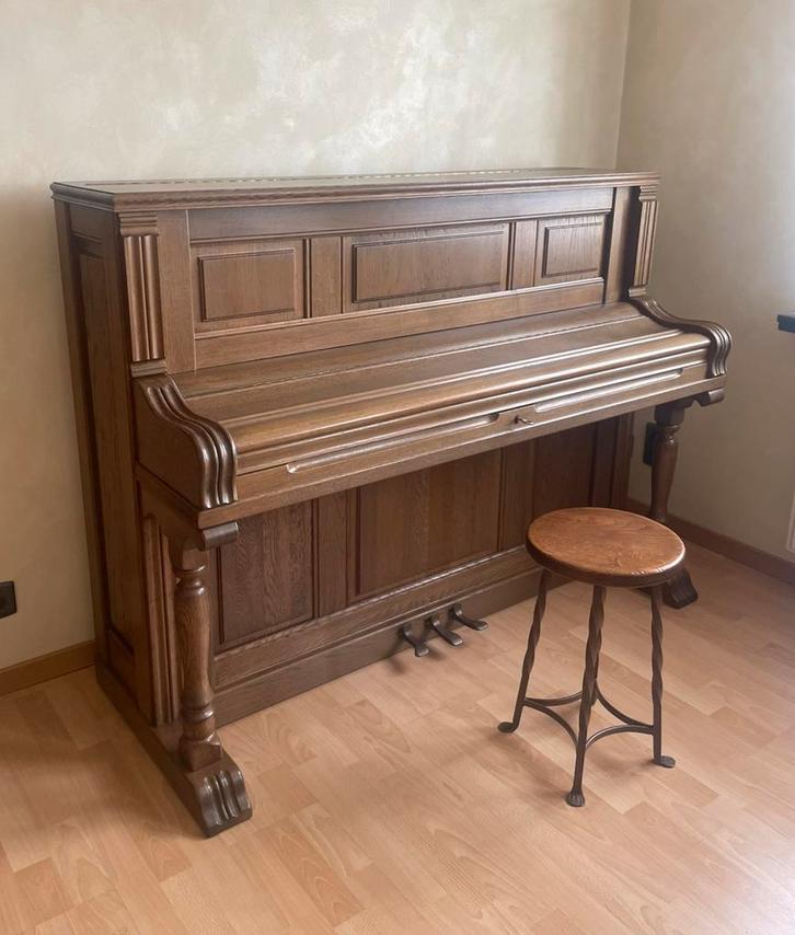 Rippen piano Largo eik, Musique & Instruments, Pianos, Comme neuf, Piano, Brun, Enlèvement