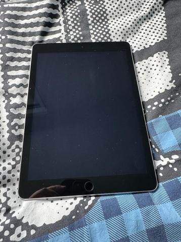 iPad 5e generatie (128GB, Wifi + Mobiel) beschikbaar voor biedingen