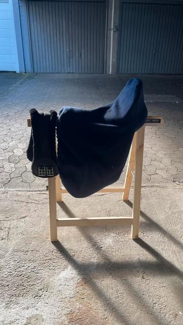 Kiefer zadel beschikbaar voor biedingen