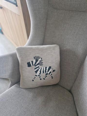 Kussentje Quax zebra beschikbaar voor biedingen