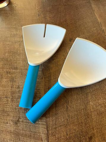 Couverts à salade en plastique  beschikbaar voor biedingen