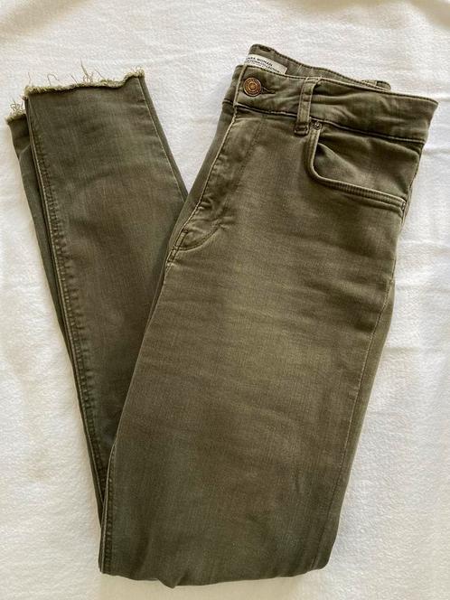 Kaki jeans met gaten, Kleding | Dames, Spijkerbroeken en Jeans, Zo goed als nieuw, W30 - W32 (confectie 38/40), Overige kleuren
