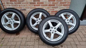 Winter Banden + velgen renault captur.  beschikbaar voor biedingen