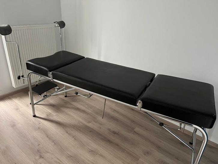 Vintage gynaecoloog onderzoekstafel, Sport en Fitness, Massageproducten, Zo goed als nieuw, Massagetafel, Ophalen