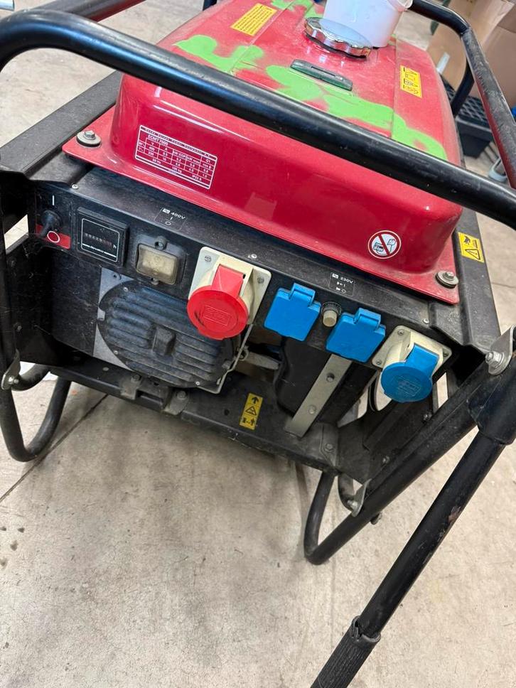 Groupe électrogène Honda, Doe-het-zelf en Bouw, Aggregaten, Zo goed als nieuw, Benzine, 5 tot 10 kVA, Geluidgedempt, Ophalen