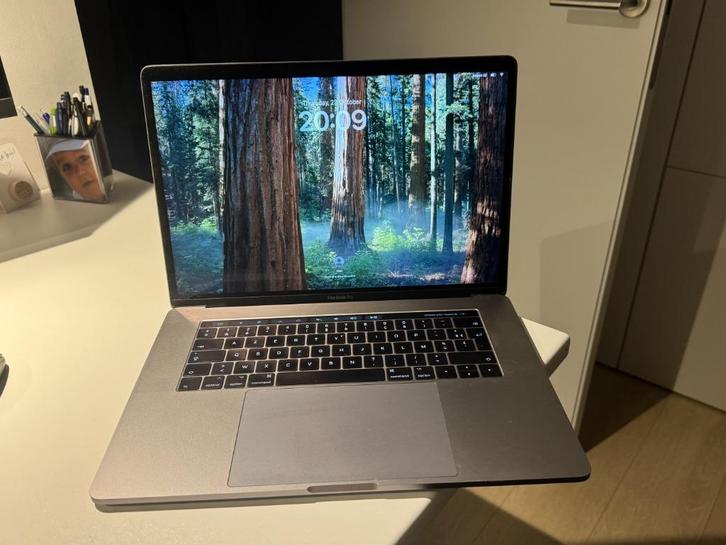 macbook Pro 15 inch 2016, Computers en Software, Apple Macbooks, Gebruikt, MacBook, 15 inch, 2 tot 3 Ghz, 1 TB of meer, 16 GB