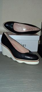 Escarpins Catwalk cuir noir p37 excellent état, Vêtements | Femmes, Chaussures, Enlèvement, Noir, Escarpins