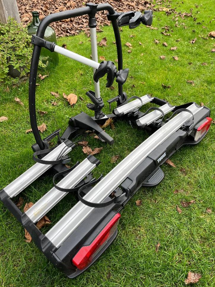 Fietsendrager Thule 3 fietsen, Auto diversen, Fietsendragers, Zo goed als nieuw, Dakdrager, 3 fietsen of meer, Brede banden, Ophalen