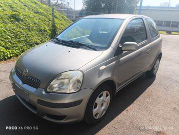 Toyota Yaris Année 2004 1.3 VVTI Essence  130 000 km, Autos, Achat, Particulier, Yaris, Essence